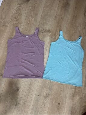 Duluth Trading Co Scoop Neck Tank Tops